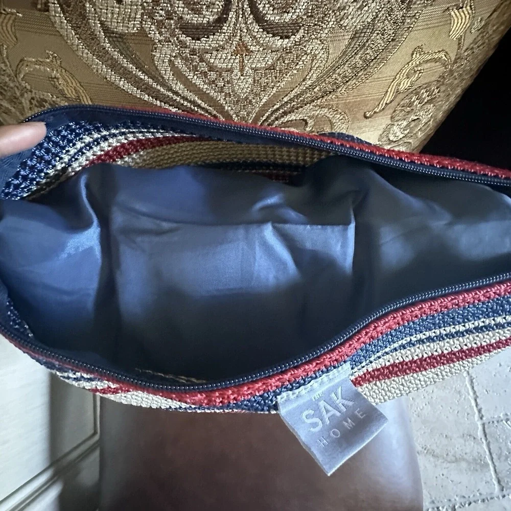 The SAK Home Square Crochet‎ Knit Pillows 17 Inch Blue Beige Red Set of 2 EUC
